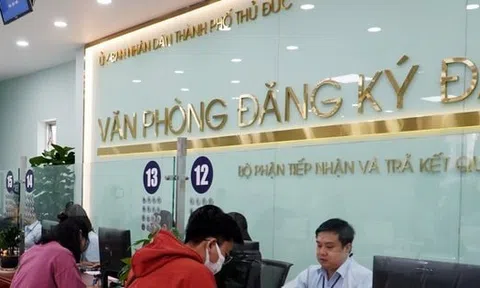 Từ ngày 4/10, sang tên sổ đỏ mà không đăng ký biến động đất đai sẽ bị xử phạt như thế nào?