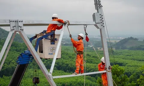 Vừa tăng thêm 4,8%, giá điện Việt Nam đắt hay rẻ so với khu vực?