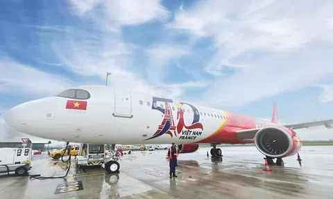 Airbus và Vietjet bàn giao tàu bay mới mang hình ảnh kỷ niệm 50 năm quan hệ ngoại giao Việt Nam - Pháp