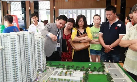 Savills: Nếu mỗi tháng tiết kiệm 40% thu nhập, một hộ gia đình trung bình sẽ cần 30 năm để có thể mua được nhà với điều kiện giá nhà không tăng