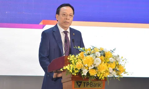 Cổ phiếu liên quan Chủ tịch TPBank Đỗ Minh Phú bị bán tháo