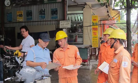 EVN lý giải gì về việc giá điện tăng 4,8% lên hơn 2.200 đồng một kWh?