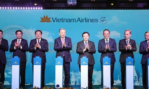 Tổng Bí thư Tô Lâm chứng kiến Vietnam Airlines công bố đường bay thẳng Hà Nội - Moscow