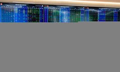 Tiền vào chứng khoán 'hụt' 10.000 tỷ một phiên