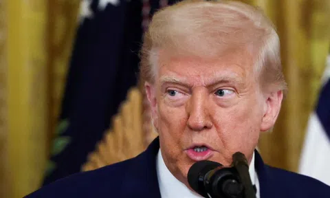 Ông Trump thu hơn 600 triệu USD từ tiền số, sân golf