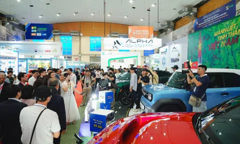 Dàn xe điện VinFast trở thành tâm điểm tại Entech Hanoi 2025