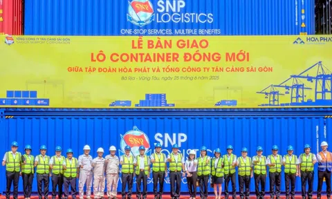 Tỷ phú Trần Đình Long lần đầu tiên bán vỏ container cho công ty thuộc Quân chủng Hải quân – Bộ Quốc phòng