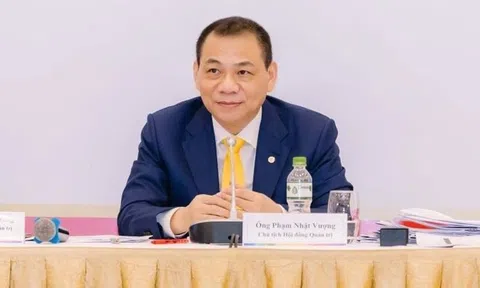 Tuổi 57 rực rỡ của tỷ phú Phạm Nhật Vượng: Mỗi ngày ngủ dậy “giàu thêm” 680 tỷ, tài sản tăng 123.600 tỷ chỉ trong 6 tháng, đủ mua toàn bộ nhiều ngân hàng