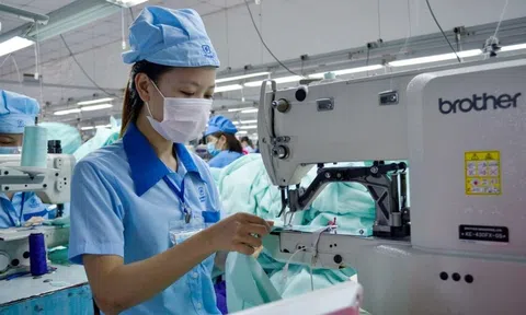 VN-Index tăng vọt sau tin thuế quan từ ông Trump