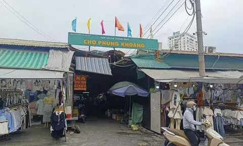 Tiểu thương ở chợ Phùng Khoang bức xúc vì bị 'vạ lây' vụ thịt lợn nhiễm dịch tả lợn châu Phi