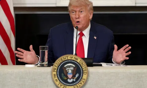 Ông Trump lại dọa áp thuế 15-20% lên hầu hết quốc gia