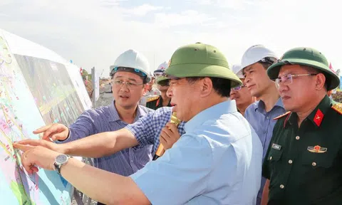 Bộ trưởng Xây dựng 'thúc' hai cao tốc qua Cần Thơ về đích đúng hạn