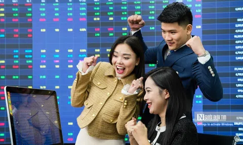 Chứng khoán chính thức vượt mốc 1.500 điểm sau 3 năm