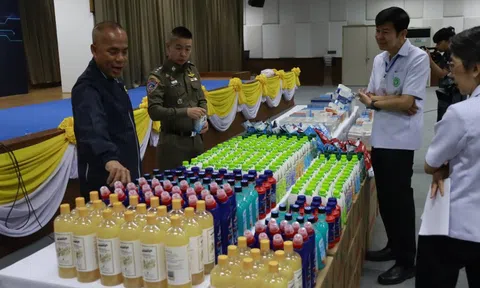 Đột kích một kho hàng, công an triệt phá đường dây bán mỹ phẩm và hóa chất tẩy rửa giả, tịch thu hơn 400.000 sản phẩm trị giá 16 tỷ đồng