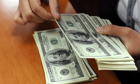 Giá USD ngân hàng lập đỉnh lịch sử