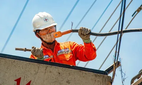 Hà Nội nắng nóng kỷ lục, nhiều nơi cắt điện ngày 5/8