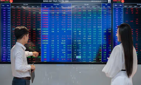 VN-Index cao kỷ lục, áp sát 1.600 điểm