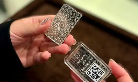 Giá bạc bật tăng mạnh