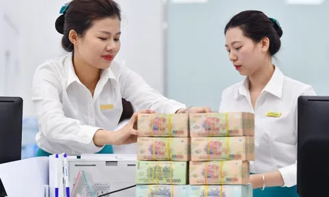 Thấy gì khi hàng nghìn nhân viên ngân hàng mất việc?