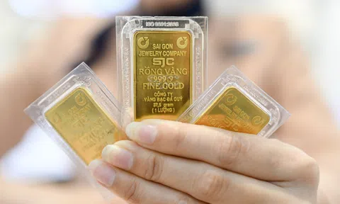 Giá vàng miếng lập kỷ lục 125 triệu đồng/lượng