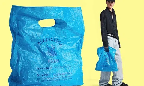 Balenciaga và "cơn điên" giá: Từ túi rác 1.000 USD đến ly cà phê 5.000 USD