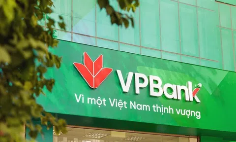 Cổ phiếu VPBank vượt đỉnh, con gái sếp lớn vẫn đăng ký mua thêm