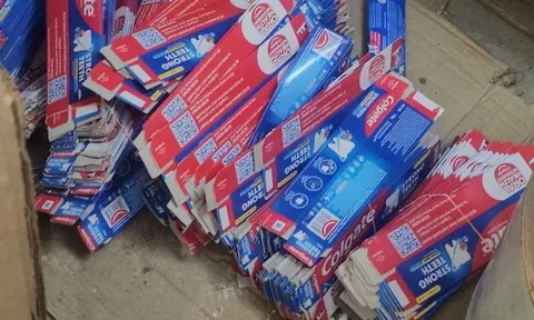 Đột kích một nhà máy, công an triệt phá đường dây sản xuất kem đánh răng Colgate giả quy mô lớn, tịch thu loạt máy móc và hóa chất kém chất lượng