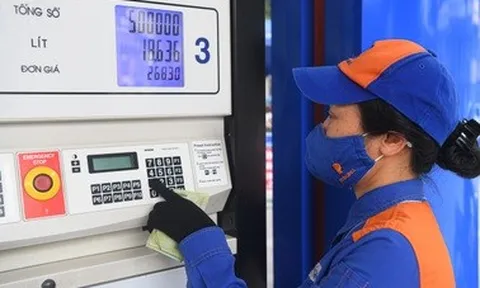 Giá xăng ngày mai sẽ tăng trở lại?