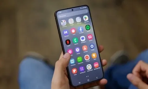 Chúng ta đang sống trong thời đại mà mua điện thoại đắt tiền là "dại dột": Trước có Samsung, giờ là iPhone