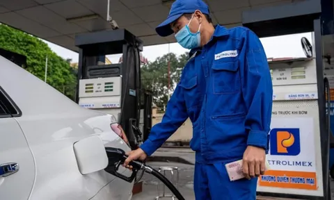 Giá xăng tăng sát mốc 20.000 đồng/lít