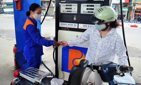 Giá xăng tăng vượt 20.000 đồng/lít