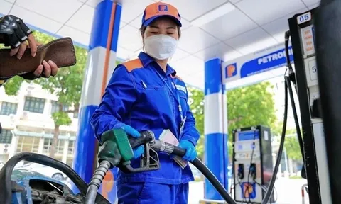 Giá xăng dầu giảm mạnh