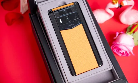 Nam doanh nhân tiết lộ lý do chọn Vertu tặng bạn gái ngày Valentine