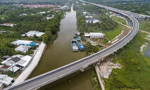 Toàn cảnh tuyến cao tốc Cần Thơ - Cà Mau sắp thông xe