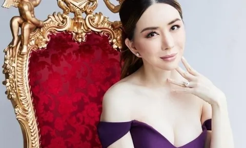 Nữ tỷ phú chuyển giới khủng hoảng