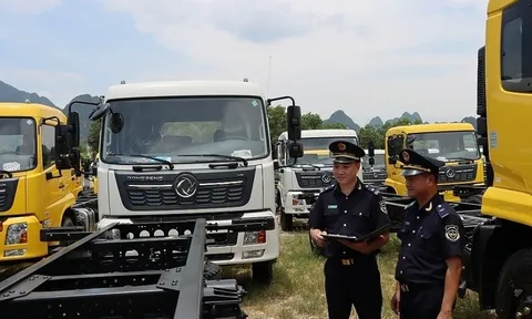 Ô tô nhập khẩu vào Việt Nam vượt 180.000 xe, cao nhất từ trước đến nay