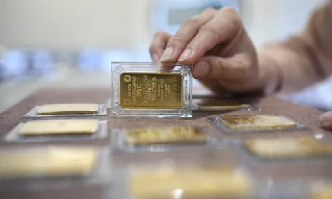 Giá vàng miếng SJC tăng 2 triệu đồng/lượng sau một đêm