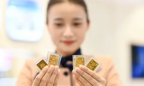 Lần đầu tiên giá vàng miếng SJC vượt 155 triệu đồng/lượng