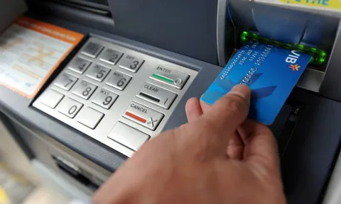 Các trường hợp bị phong tỏa tài khoản ngân hàng từ ngày 1/1/2026