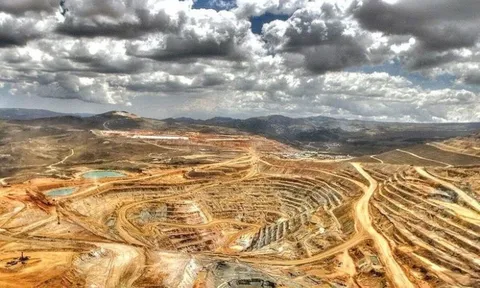 Iran phát hiện mỏ vàng quy mô cực lớn