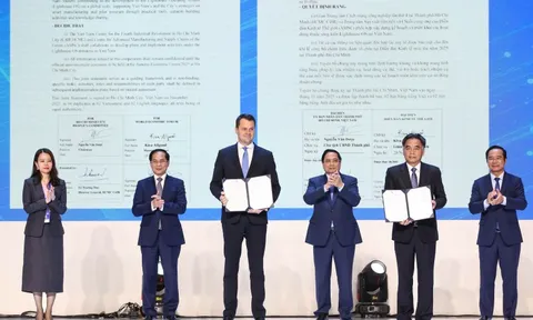 TPHCM và Diễn đàn Kinh tế Thế giới ra Tuyên bố chung về sản xuất thông minh