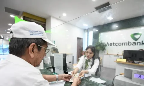 Cuộc đua lãi suất cuối năm