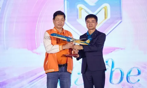 Chủ tịch Trương Gia Bình tiết lộ lý do muốn "liên hôn" FPT với Vietnam Airlines