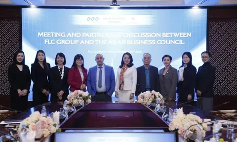 Hương Trần Kiều Dung - Nữ phó tướng của ông Trịnh Văn Quyết tại FLC tái xuất