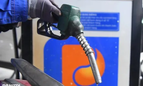 Giá xăng dầu có loại giảm hơn 700 đồng, về sâu dưới 20.000 đồng/lít