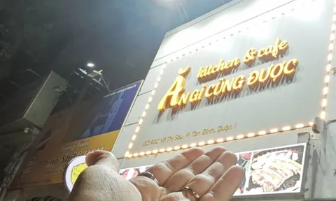 Những kiểu hút khách "độc lạ", ít tốn kém của nhiều hàng quán ở TPHCM