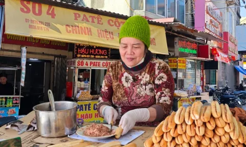 Về Hải Phòng gặp người bán pate truyền thống, lượng khách giảm 60%: “Chúng tôi không có quan hệ gì với pate Cột Đèn kia”