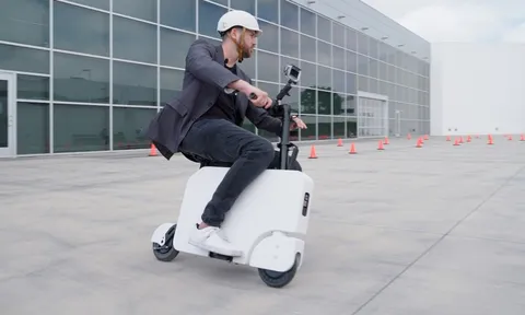 Xe máy điện gấp gọn như vali của Honda dự kiến về Việt Nam, giá bán ra sao?