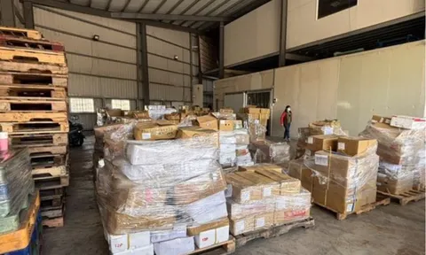 Trung Quốc: Thịt heo quá hạn 2 năm được tẩy xoá hạn dùng, bán ầm ầm 9.000 suất qua livestream, chuỗi siêu thị