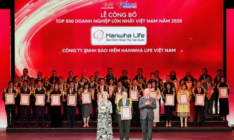 Hanwha Life 6 năm liền được vinh danh trong Top 500 Doanh nghiệp lớn nhất Việt Nam